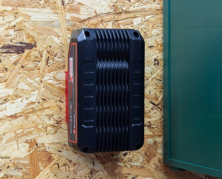 6x Uchwyt wieszak na baterie akumulator do Einhell 18V mocowanie czerwony