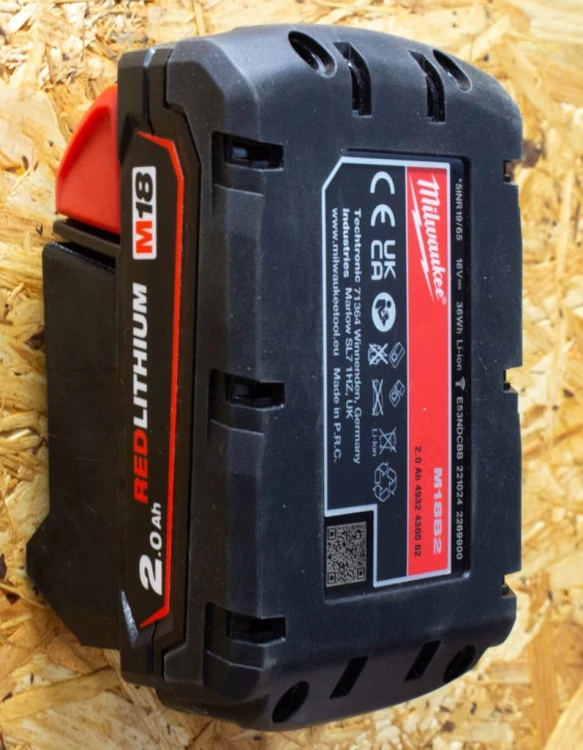 6x Uchwyt wieszak na baterie akumulator do MILWAUKEE M18 mocowanie czarny