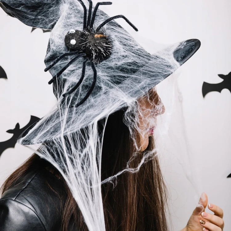 Sztuczna PAJĘCZYNA BIAŁA HALLOWEEN DEKORACJA DUŻA 2 pająki 60g
