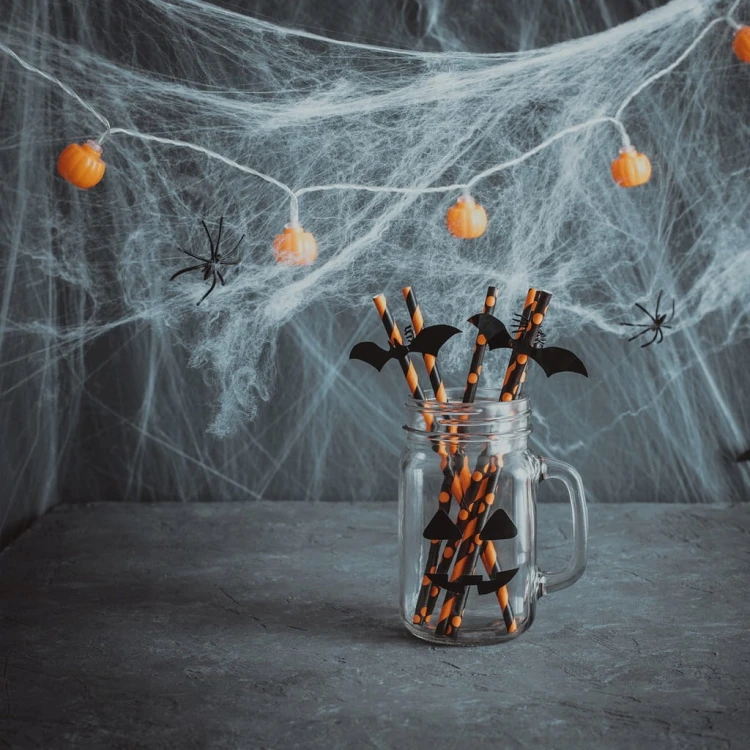 Sztuczna PAJĘCZYNA BIAŁA HALLOWEEN DEKORACJA DUŻA 2 pająki 60g