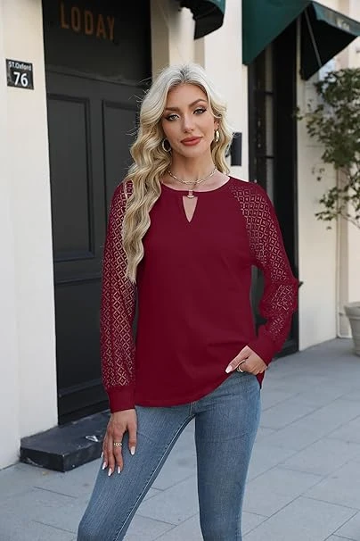 Elegancka Bluzka Damska z Koronką V-Neck Długi Rękaw Stylowa i Kobieca S
