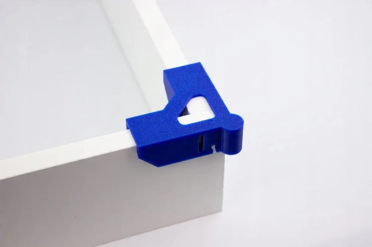 UCHWYT KĄTOWY NAROŻNY STOLARSKI 90° DO KORPUSÓW 18 MM płyt mdf TRZECIA RĘKA