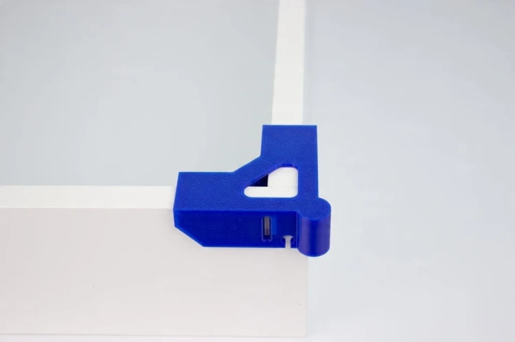 UCHWYT KĄTOWY NAROŻNY STOLARSKI 90° DO KORPUSÓW 18 MM płyt mdf TRZECIA RĘKA